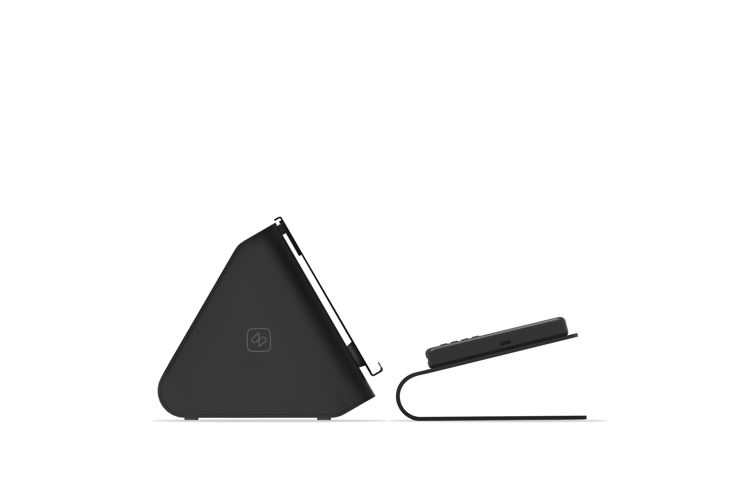 Schwarzer, dreieckiger Ständer links; rechts ein schmales, flaches Gerät in einer gebogenen Halterung mit Kabel.